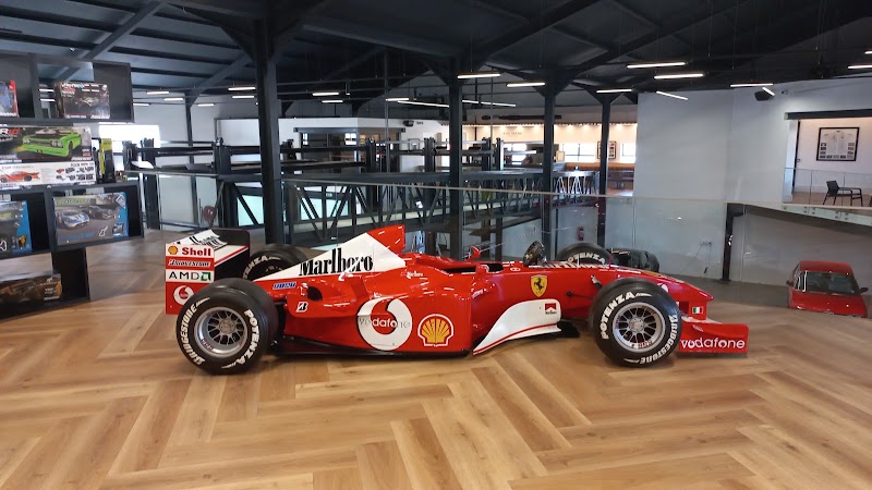 Supercar Cellar Storage - Photo 2